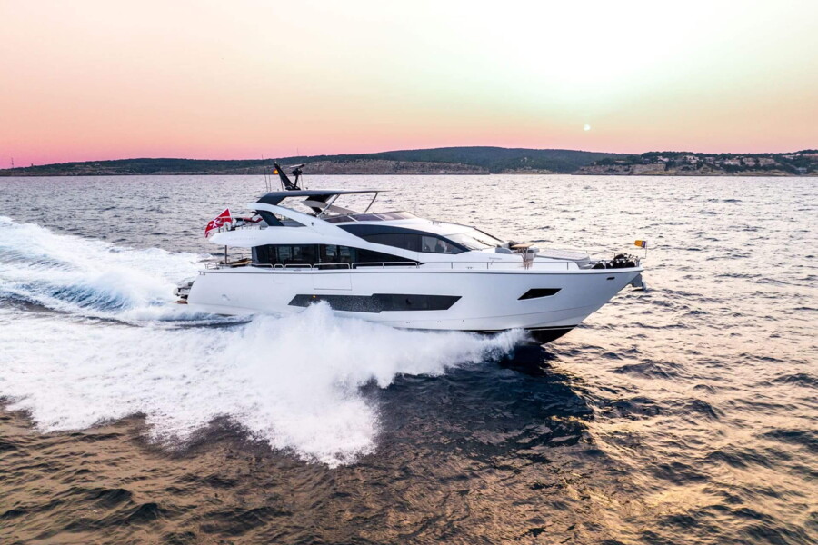Yacht Sunseeker Mallorca movex